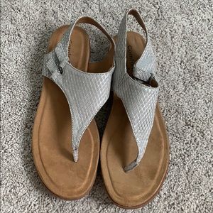 Comfortiva Silver Sandal Size 9.5M